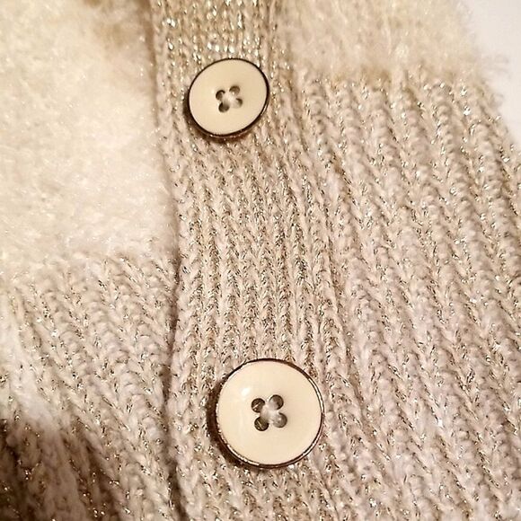 Decree Fuzzy Cream Gold Crop Sweater Size Medium - Picture 6 of 7